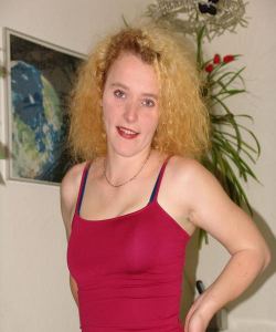 <p class='ppt-number'> 221 779 + PIN 408</p><p class='ppt-pricing-de'>1,99 Euro/Min.</p>