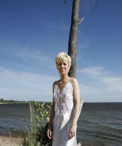 <p class='ppt-number'> 221 779 + PIN 676</p><p class='ppt-pricing-de'>1,99 Euro/Min.</p>