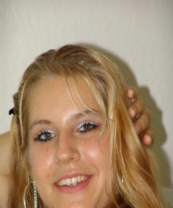 <p class='ppt-number'>221 779 + PIN 676</p><p class='ppt-pricing-de'>1,99 Euro/Min.</p>