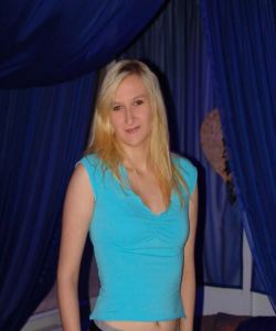 <p class='ppt-number'>221 779 + PIN 408</p><p class='ppt-pricing-de'>1,99 Euro/Min.</p>
