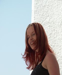 <p class='ppt-number'>221 779 + PIN 408</p><p class='ppt-pricing-de'>1,99 Euro/Min.</p>