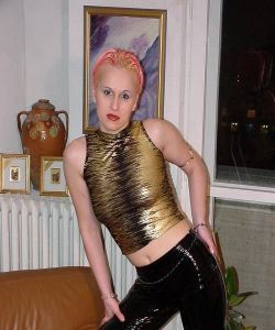 <p class='ppt-number'> 221 779 + PIN 408</p><p class='ppt-pricing-de'>1,99 Euro/Min.</p>